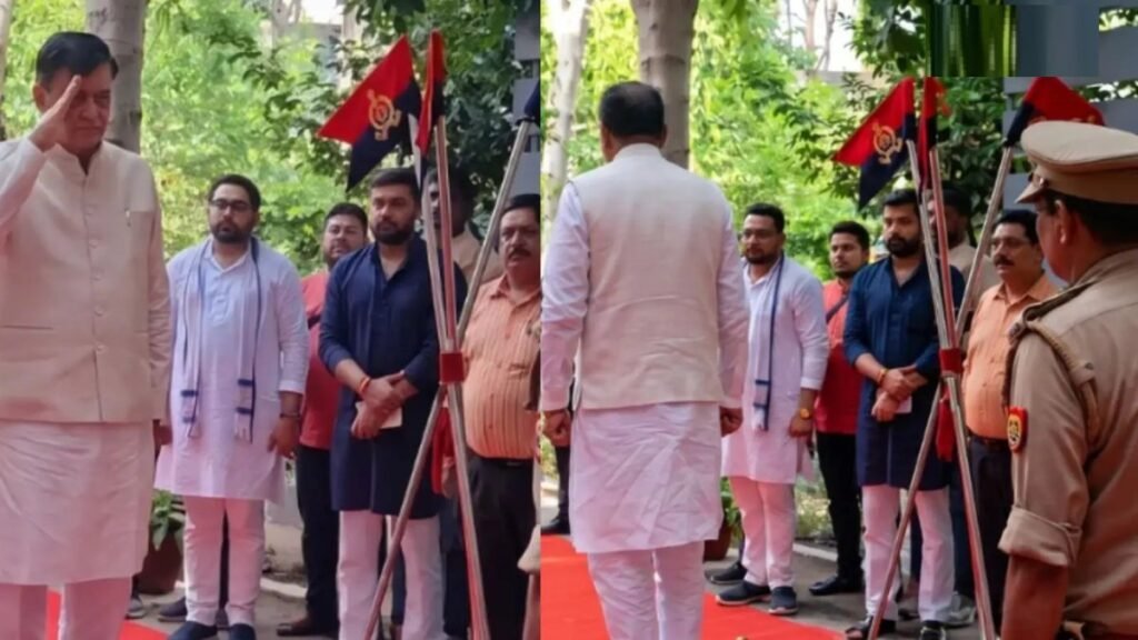 Satish Mahana’ का राष्ट्रगान के दौरान कार्यक्रम से निकलने का VIDEO वायरल, सोशल मीडिया पर उठे सवाल
