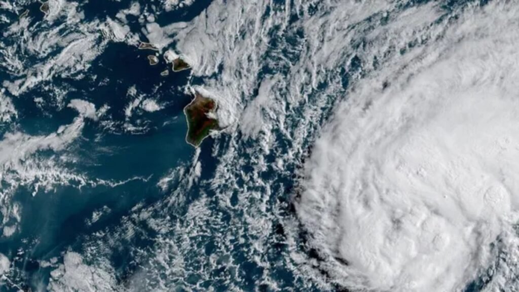 Hurricane Lala: 40 हजार घरों में ब्लैकआउट, 2.1 लाख लोगों पर मंडराया ‘लाला’ का खतरा
